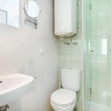 Alfama Charming דירה